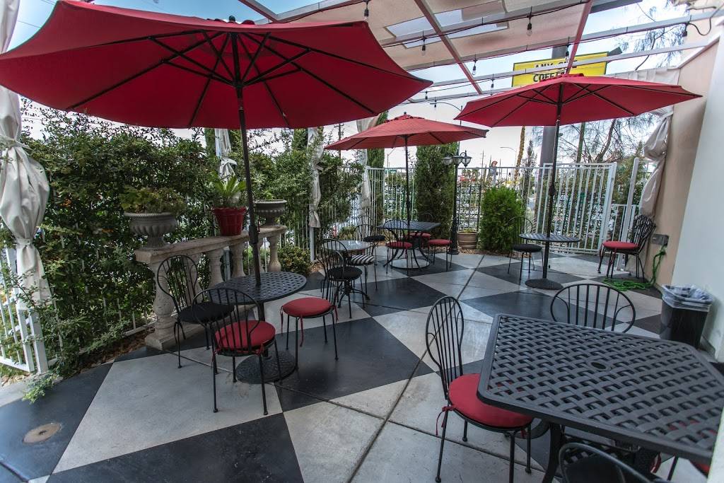 Yassou Greek Grill Cafe | restaurant | 7871 W Charleston Blvd, Las Vegas, NV 89117, USA | 7027988989 OR +1 702-798-8989