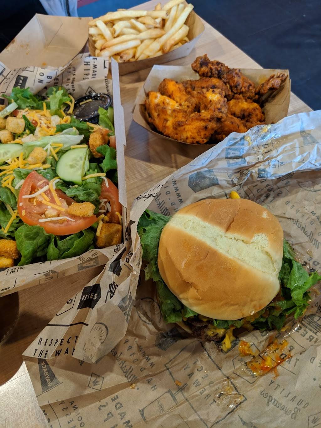 Wayback Burgers | restaurant | 83 Plaza Center, Secaucus, NJ 07094, USA | 2012934654 OR +1 201-293-4654