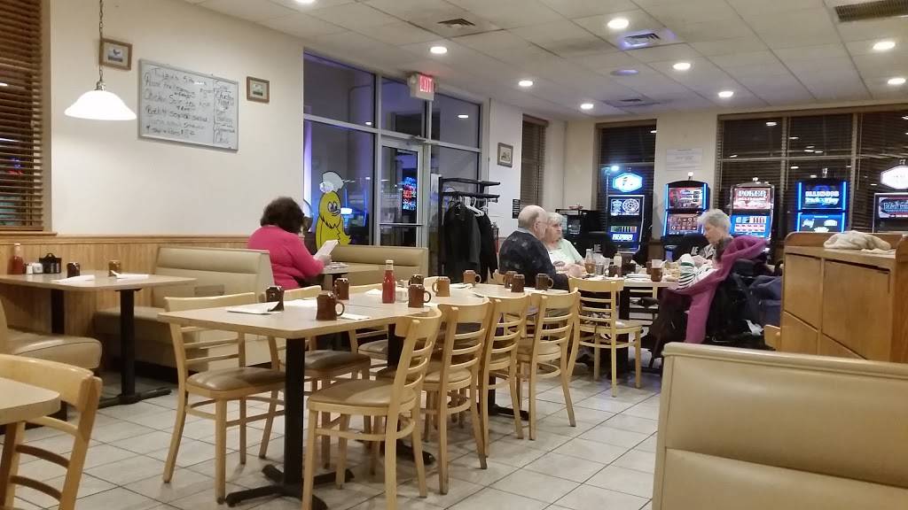 Henny Penny Family Restaurant | restaurant | 1709 IL-120, McHenry, IL 60051, USA | 8153851230 OR +1 815-385-1230