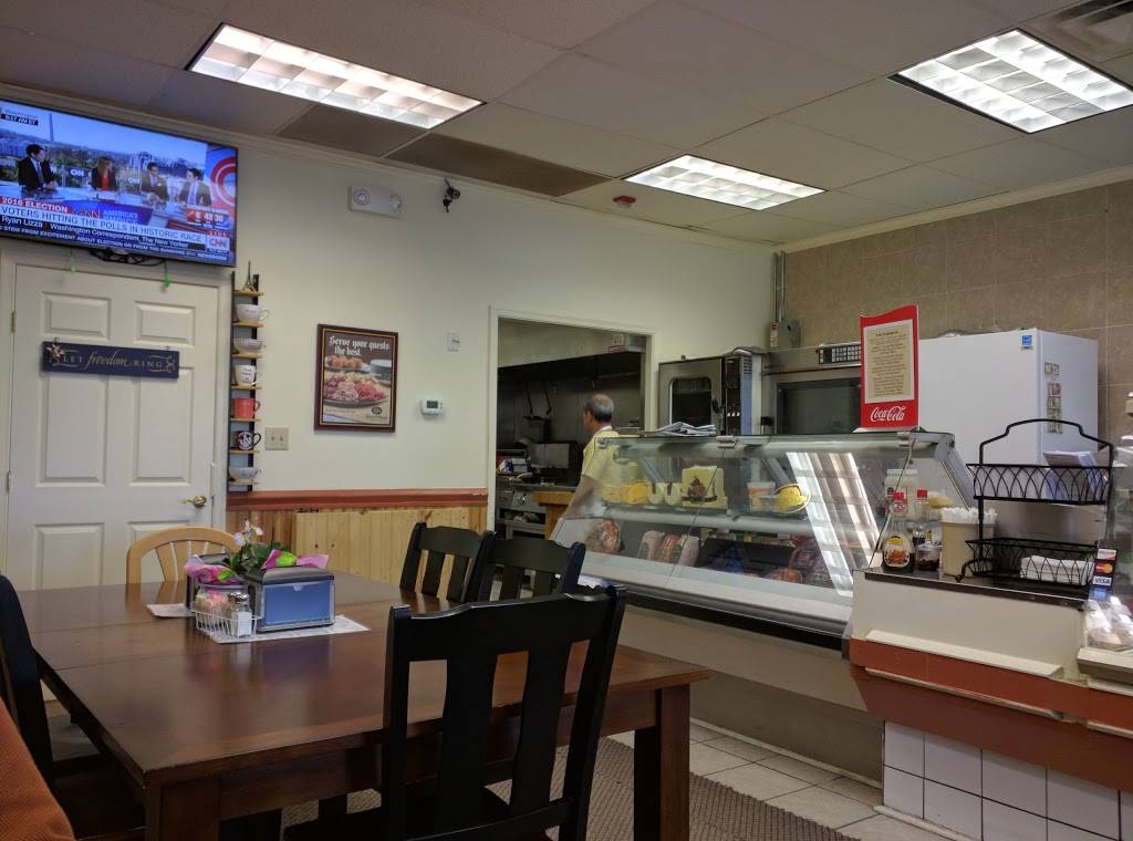 Full Moon Cafe | restaurant | 3549 Electric Rd, Roanoke, VA 24018, USA | 5407251508 OR +1 540-725-1508