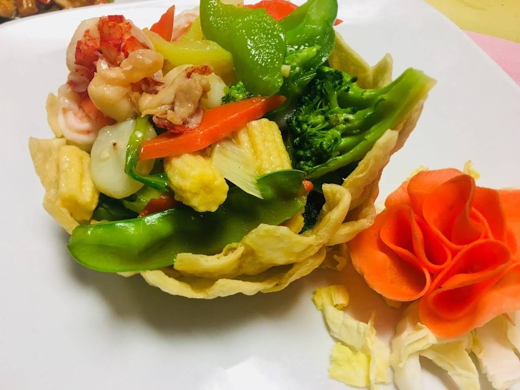 Wing Hing Chinese Restaurant | restaurant | 3568 Edgmont Ave, Brookhaven, PA 19015, USA | 6108743822 OR +1 610-874-3822