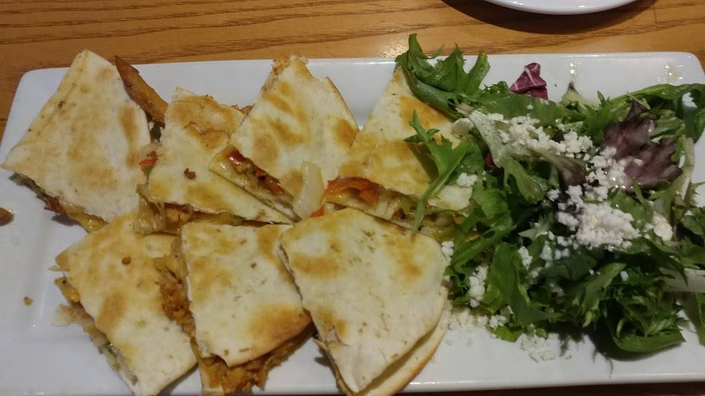 Chilis Grill & Bar | meal takeaway | 25970 The Old Rd, Santa Clarita, CA 91381, USA | 6612603620 OR +1 661-260-3620