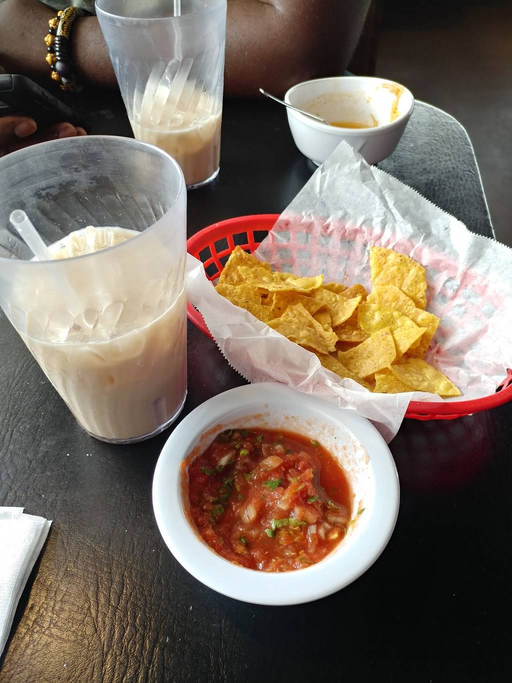 Tepa Bar and Grill | restaurant | 428 S Hampton Rd, Dallas, TX 75208, USA | 2149435338 OR +1 214-943-5338