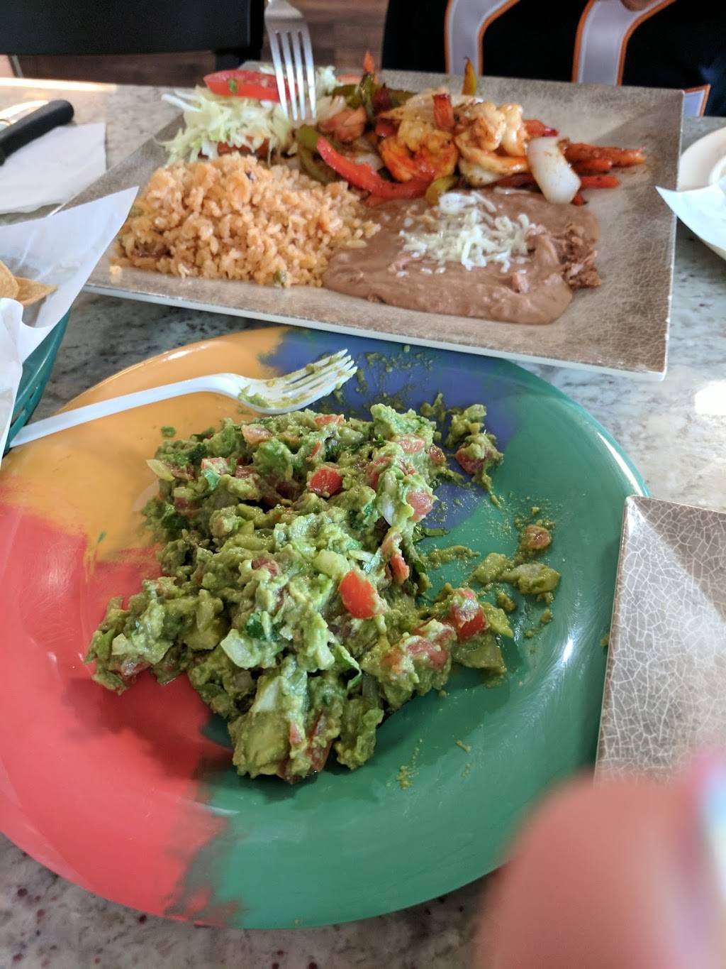 El Puerto Mariscos & Grill | restaurant | 2752 W Lawrence Ave, Chicago, IL 60625, USA | 7739303160 OR +1 773-930-3160