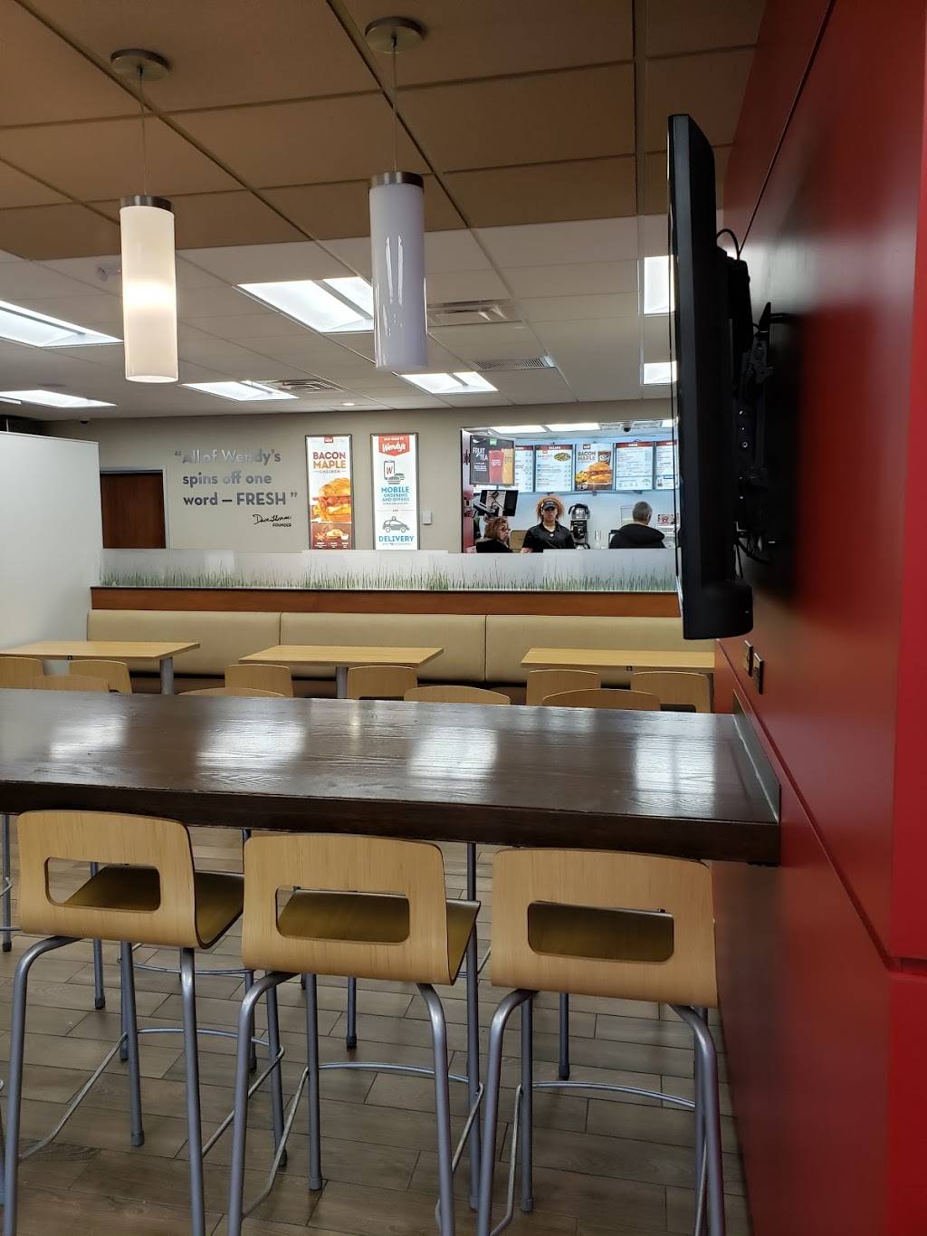 Wendys | restaurant | 2237 Noblestown Rd, Pittsburgh, PA 15205, USA | 4129212350 OR +1 412-921-2350