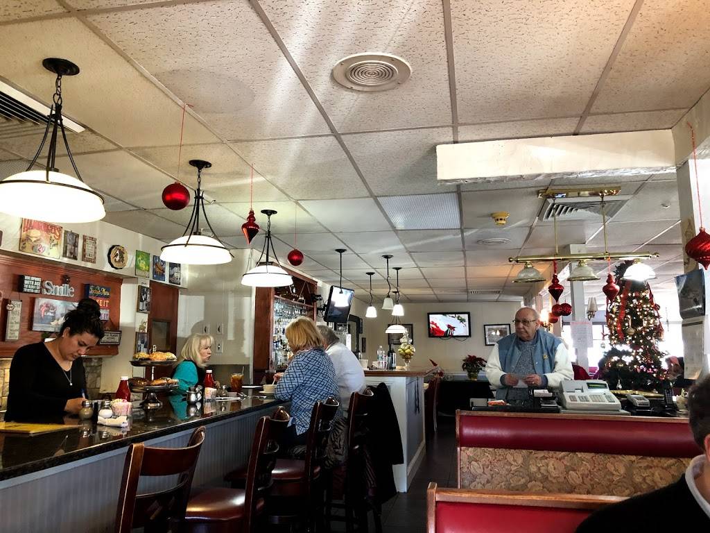 Cristys Restaurant | restaurant | 545 Winsted Rd, Torrington, CT 06790, USA | 8604967330 OR +1 860-496-7330