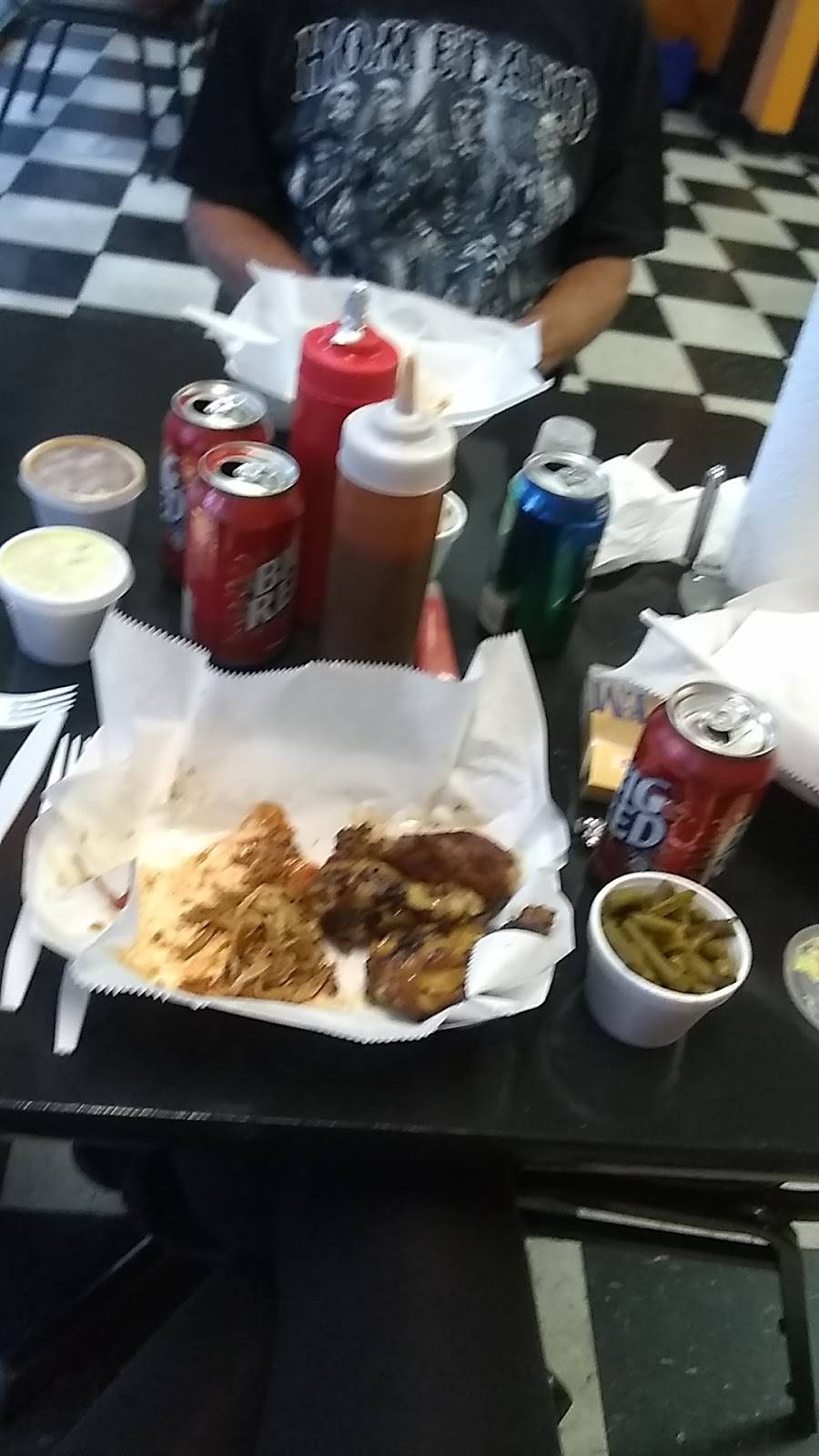 Harleys Hardwoodz BBQ | restaurant | 1703 Charlestown New Albany Rd, Jeffersonville, IN 47130, USA | 8122844490 OR +1 812-284-4490