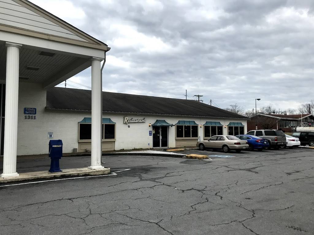 Family Farm | restaurant | 1311 TN-9, Newport, TN 37821, USA | 4236130408 OR +1 423-613-0408