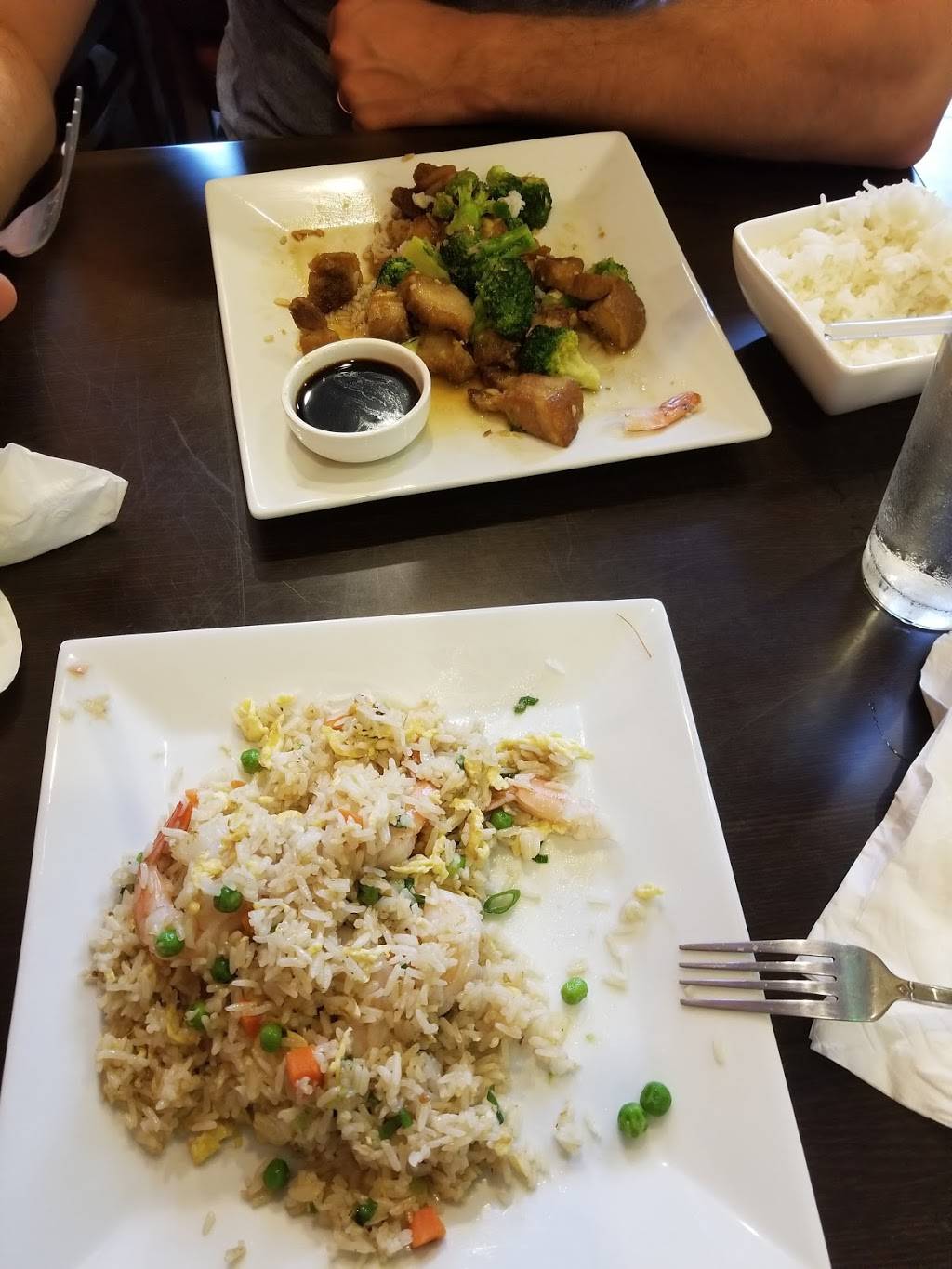 Buuz Thai Eatery | restaurant | 1926 Wilson Blvd, Arlington, VA 22201, USA | 7038753998 OR +1 703-875-3998