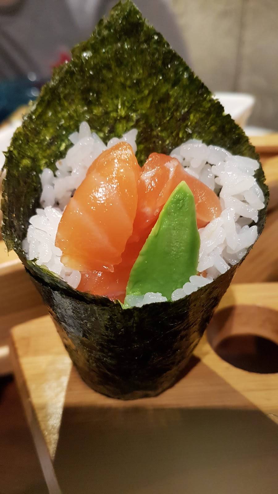 Cynthias Paradise | restaurant | 16715 Yonge St Unit 7, Newmarket, ON L3X 1X4, Canada | 9058982888 OR +1 905-898-2888