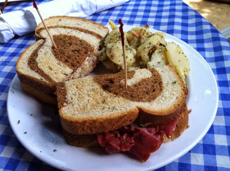 The Bier Garden | restaurant | 438 High St, Portsmouth, VA 23704, USA | 7573936022 OR +1 757-393-6022