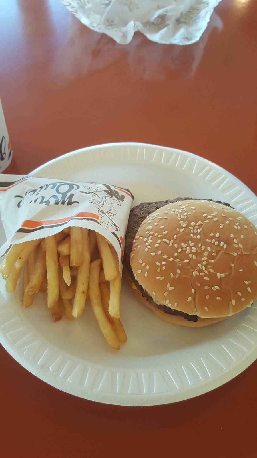 Mr Quick Drive-In | restaurant | 915 E Laketon Ave, Muskegon, MI 49442, USA | 2317226200 OR +1 231-722-6200