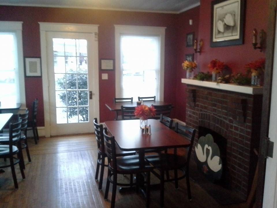 White Swan | restaurant | 1264 E Newport Rd, Lititz, PA 17543, USA | 7176264444 OR +1 717-626-4444