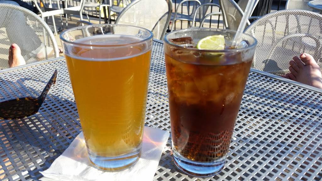 Colonel Harts | restaurant | 7342 W State St, Wauwatosa, WI 53213, USA | 4144763070 OR +1 414-476-3070