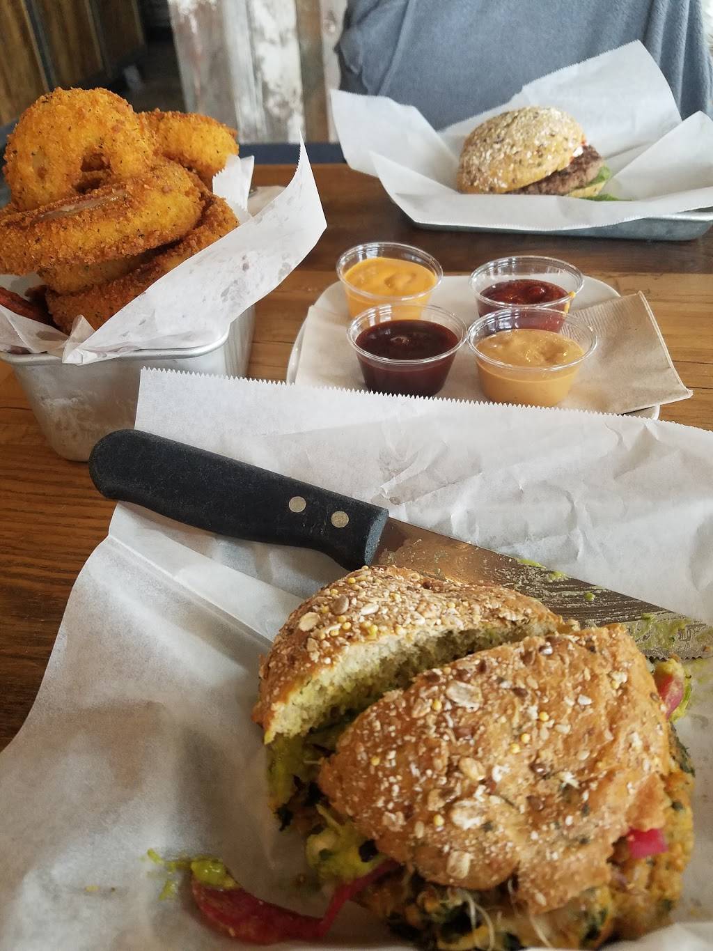 Bareburger | restaurant | 4560 N High St, Columbus, OH 43214, USA | 6148264198 OR +1 614-826-4198