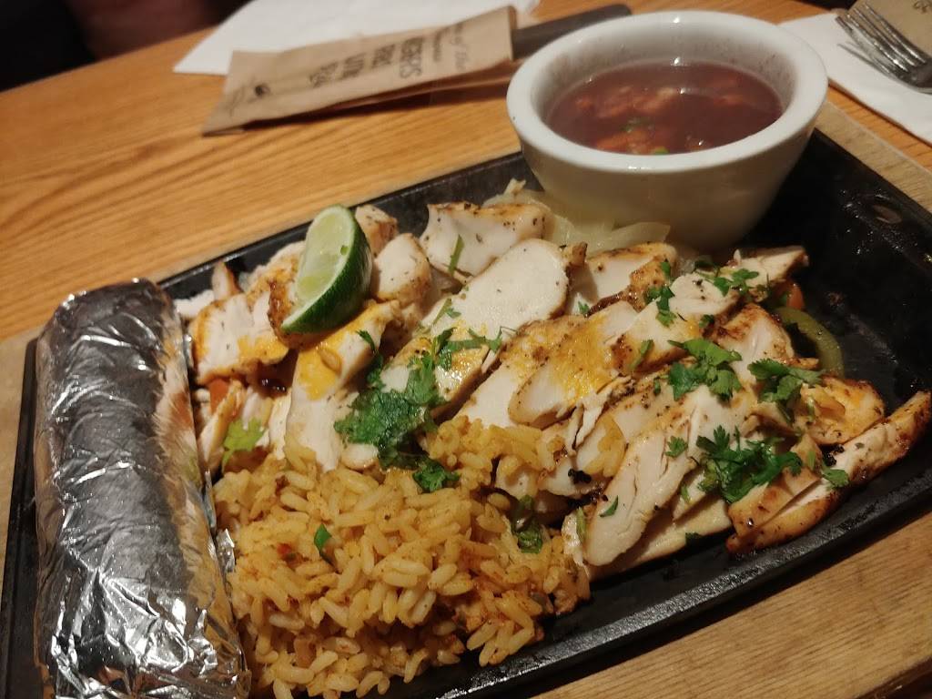 Chilis Grill & Bar | meal takeaway | 140 NJ-17, East Rutherford, NJ 07073, USA | 2014384150 OR +1 201-438-4150