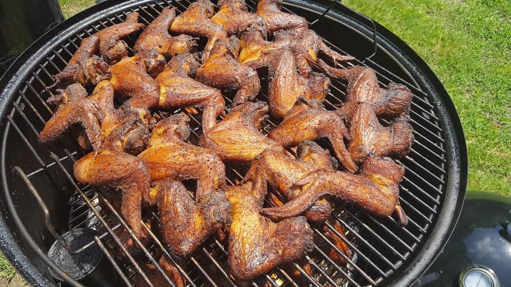 Smokey Bs Gin Mill | restaurant | 422-432 Main St, Ogunquit, ME 03907, USA | 2073602198 OR +1 207-360-2198