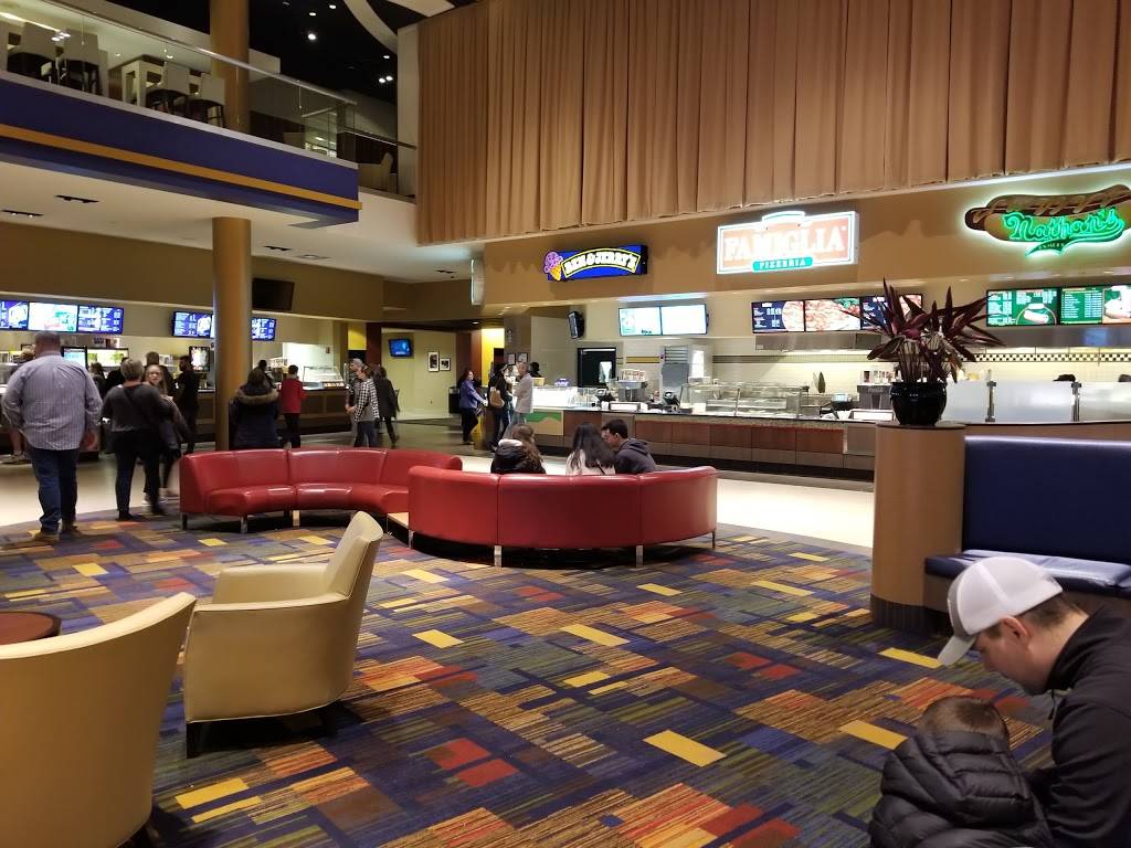 Showcase Cinema de Lux Patriot Place | restaurant | 24 Patriot Pl, Foxborough, MA 02035, USA | 8003154000 OR +1 800-315-4000
