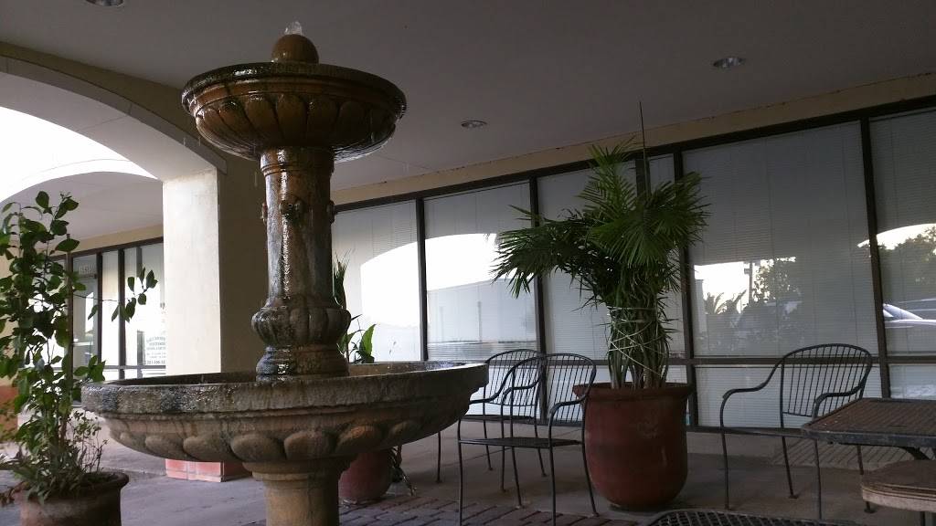 Divine Pizza | restaurant | 15989 Westheimer Rd, Houston, TX 77082, USA | 2814932886 OR +1 281-493-2886