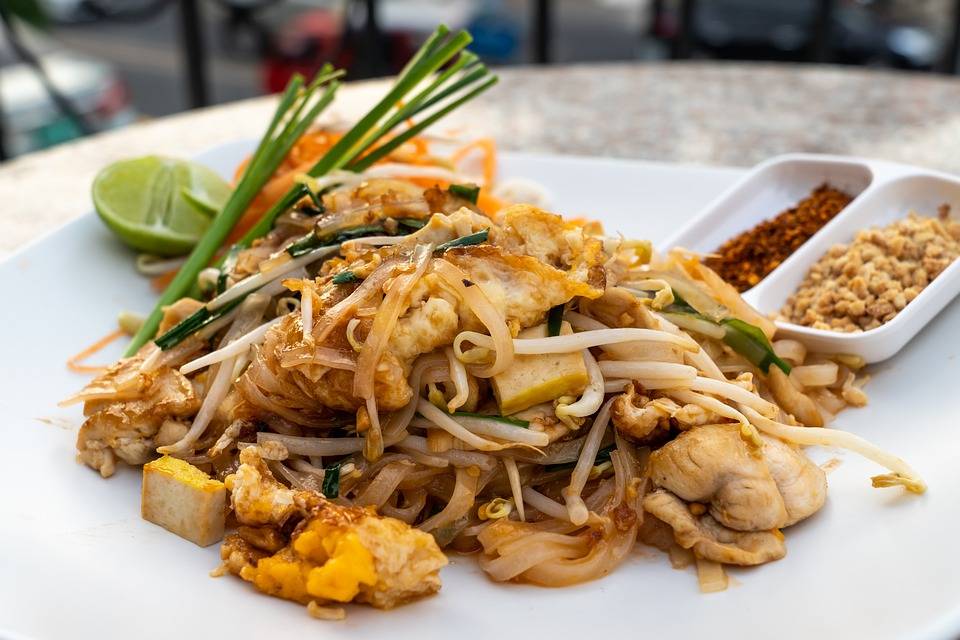 Silver Dish Thai Cuisine | restaurant | 278 W Center St, Provo, UT 84601, USA | 8013739540 OR +1 801-373-9540