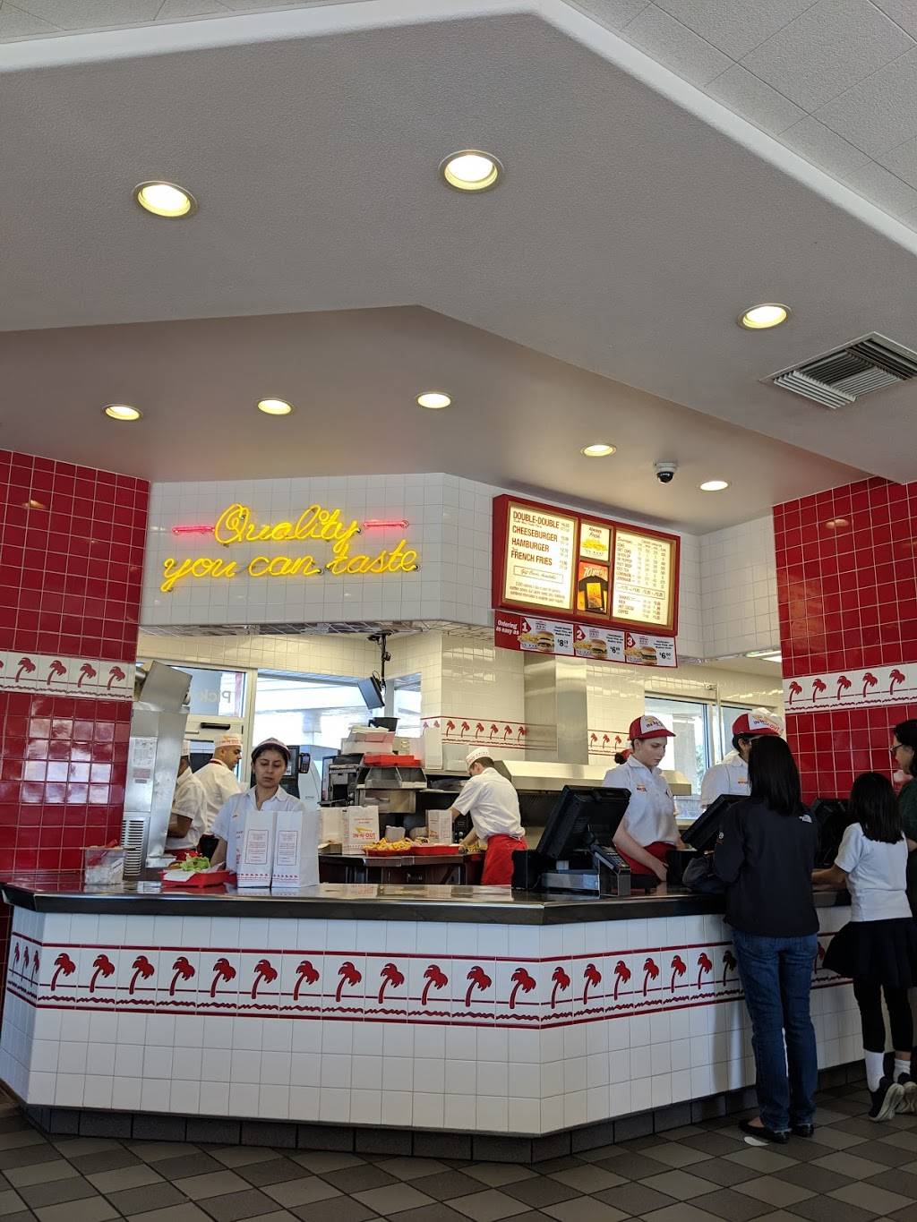 In-N-Out Burger | restaurant | 2950 E Capitol Expy, San Jose, CA 95148, USA | 8007861000 OR +1 800-786-1000