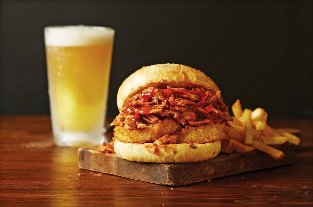 Chucks Roadhouse Bar & Grill | restaurant | 1480 Major MacKenzie Dr W UNIT e11, Maple, ON L6A 4H6, Canada | 2895531313 OR +1 289-553-1313