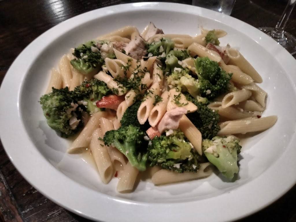 Myrnas Classic Cuisine | restaurant | 131 Lake St, Laconia, NH 03246, USA | 6035278144 OR +1 603-527-8144