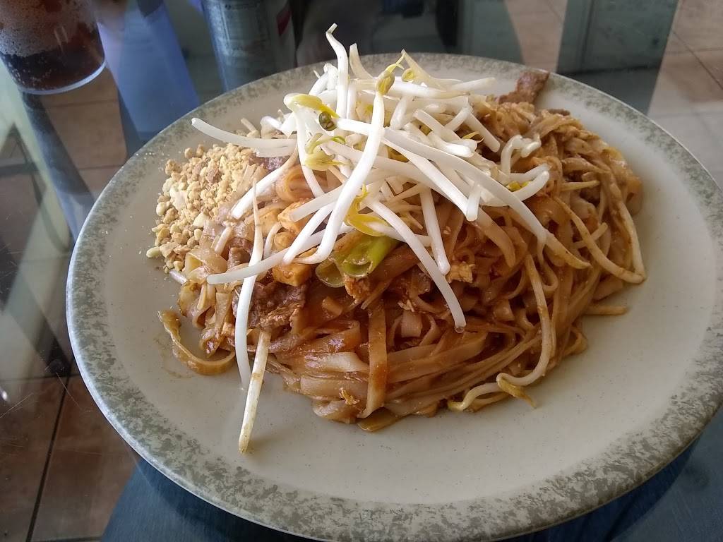 Hot Mama Nois Thai On The Fly | restaurant | 1410 Bayly St #6a, Pickering, ON L1W 3R3, Canada | 9058371037 OR +1 905-837-1037