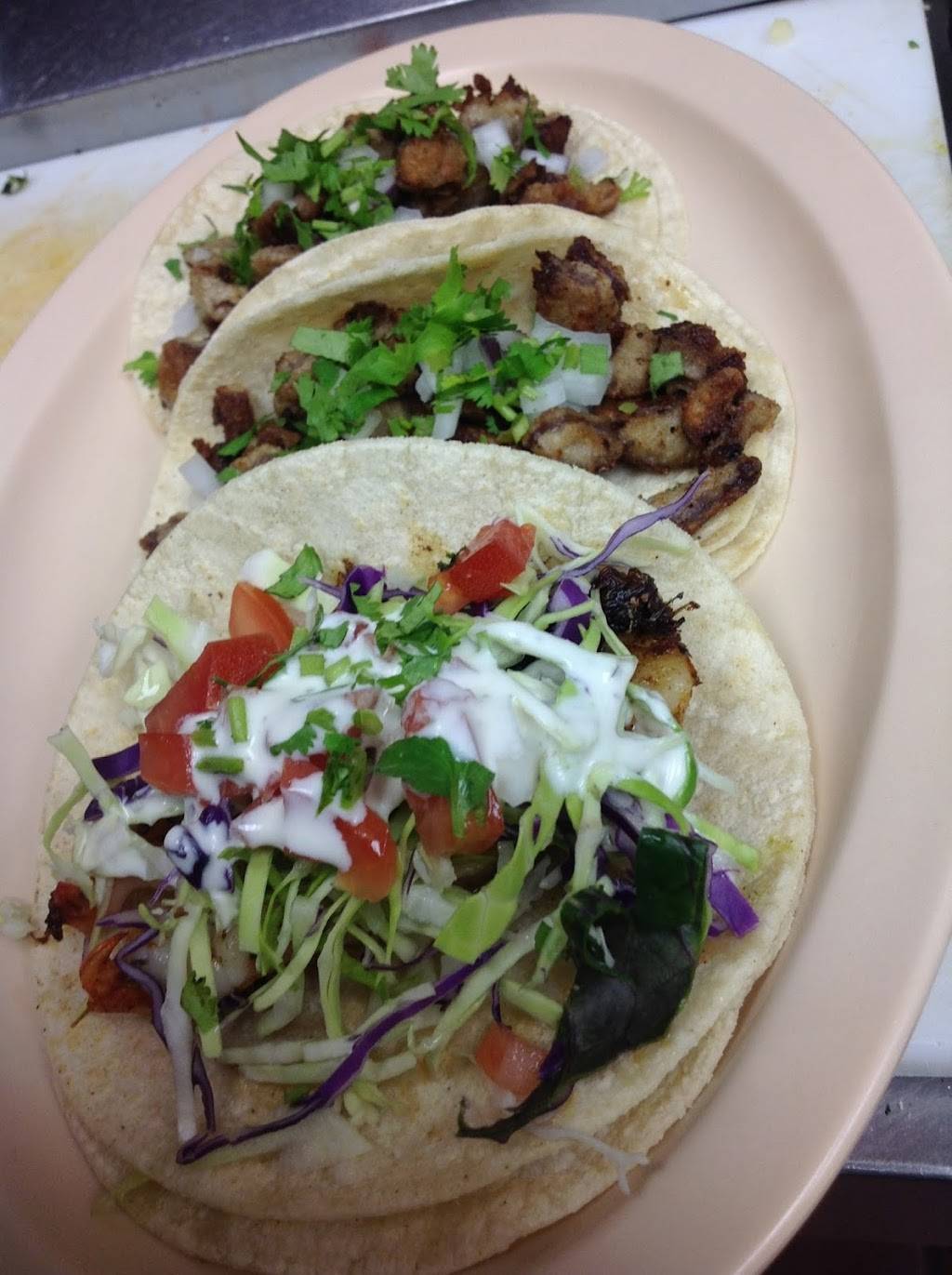 Perlas Taqueria | restaurant | 25222 Charlinda Dr, Mission Viejo, CA 92691, USA | 9493809604 OR +1 949-380-9604
