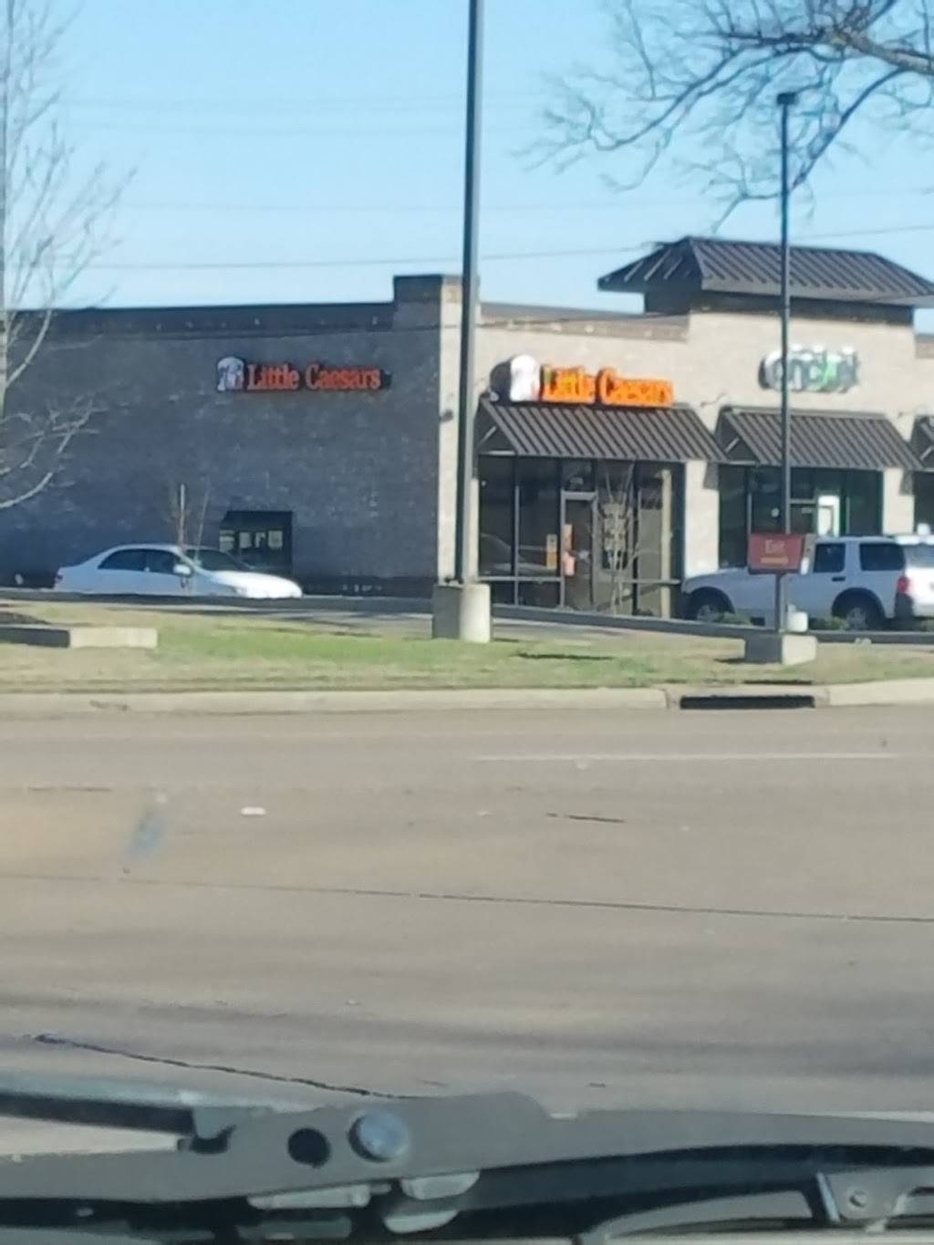 Little Caesars Pizza | meal takeaway | 1027 E Main St, Blytheville, AR 72315, USA | 8707761402 OR +1 870-776-1402