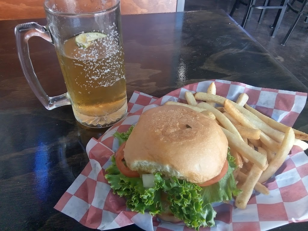 Gibby’s Ice House | restaurant | 2402 SE Military Dr, San Antonio, TX 78223, USA | 2102720211 OR +1 210-272-0211