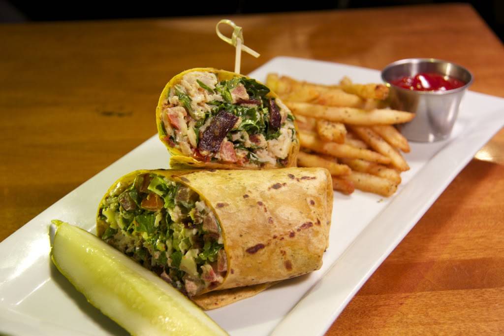 Half Moon Sports Grill | night club | 288 E Greenway Pkwy #103, Phoenix, AZ 85022, USA | 6029936600 OR +1 602-993-6600