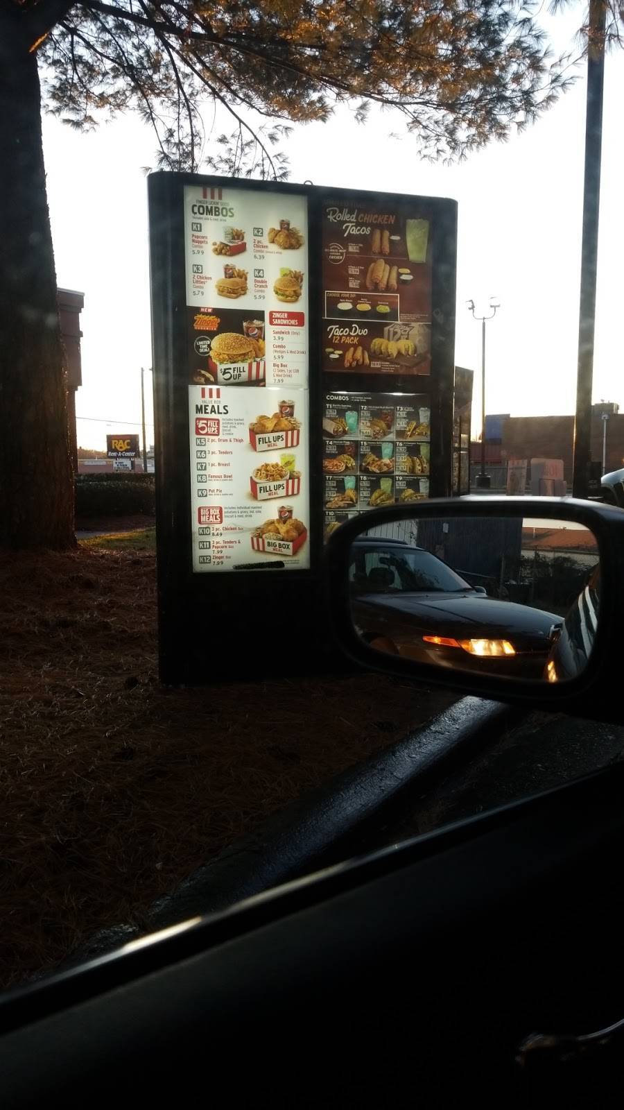 KFC | restaurant | 4601 N Tryon St, Charlotte, NC 28213, USA | 7045963134 OR +1 704-596-3134