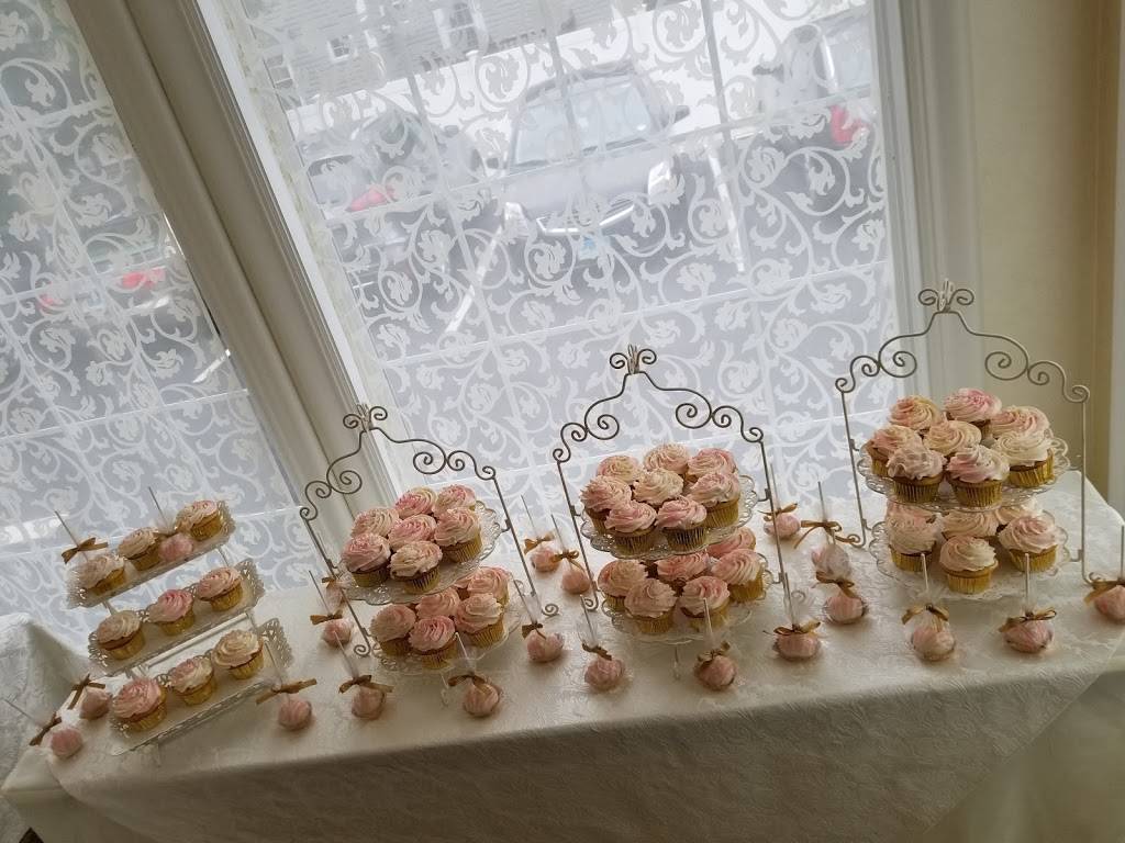 Tiffany Juliet House | restaurant | 82 Naubuc Ave, Glastonbury, CT 06033, USA | 8606331285 OR +1 860-633-1285