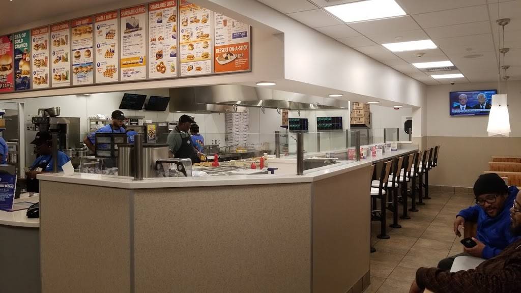 White Castle | restaurant | 490 Sunrise Hwy, Lynbrook, NY 11563, USA | 5165938542 OR +1 516-593-8542