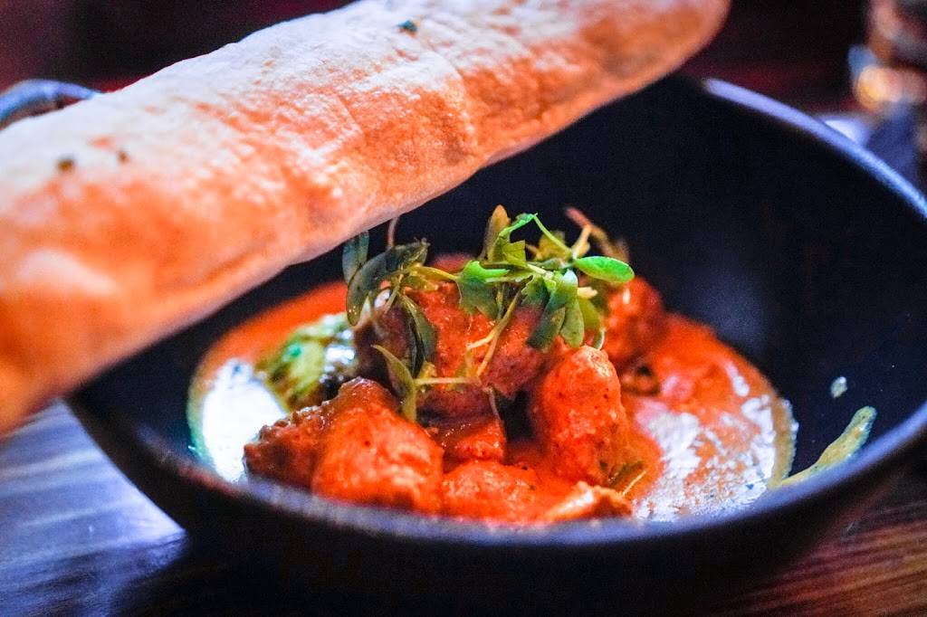 Essex Bar & Bistro | restaurant | 101 S Tryon St #14, Charlotte, NC 28280, USA | 9804063857 OR +1 980-406-3857