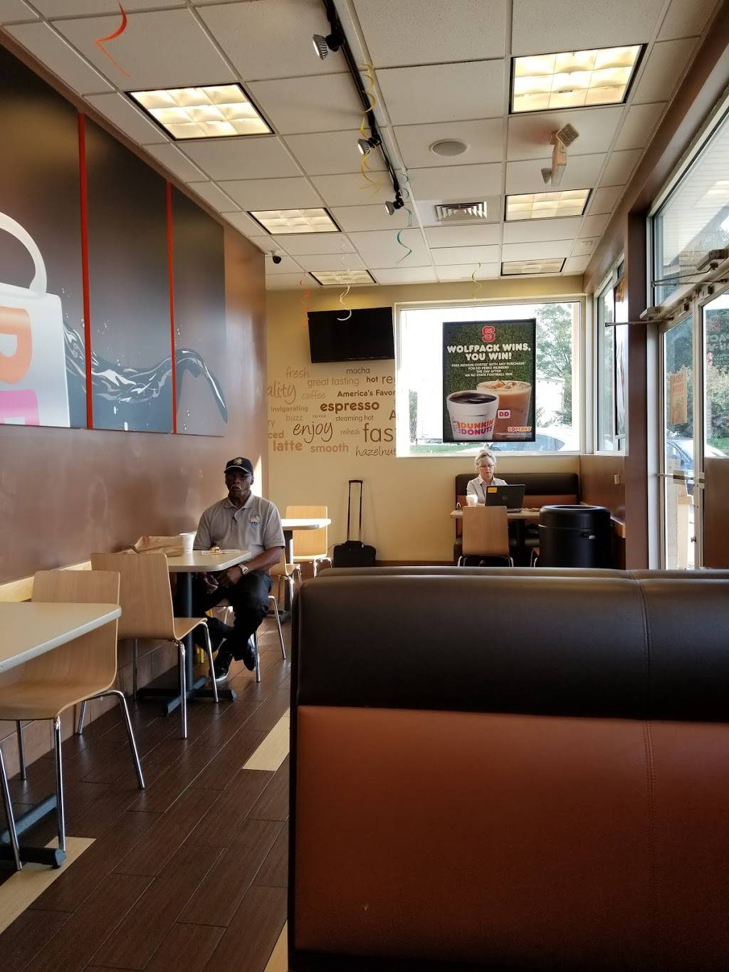 Dunkin | bakery | 2020 S Hawthorne Rd, Winston-Salem, NC 27103, USA | 3369552911 OR +1 336-955-2911