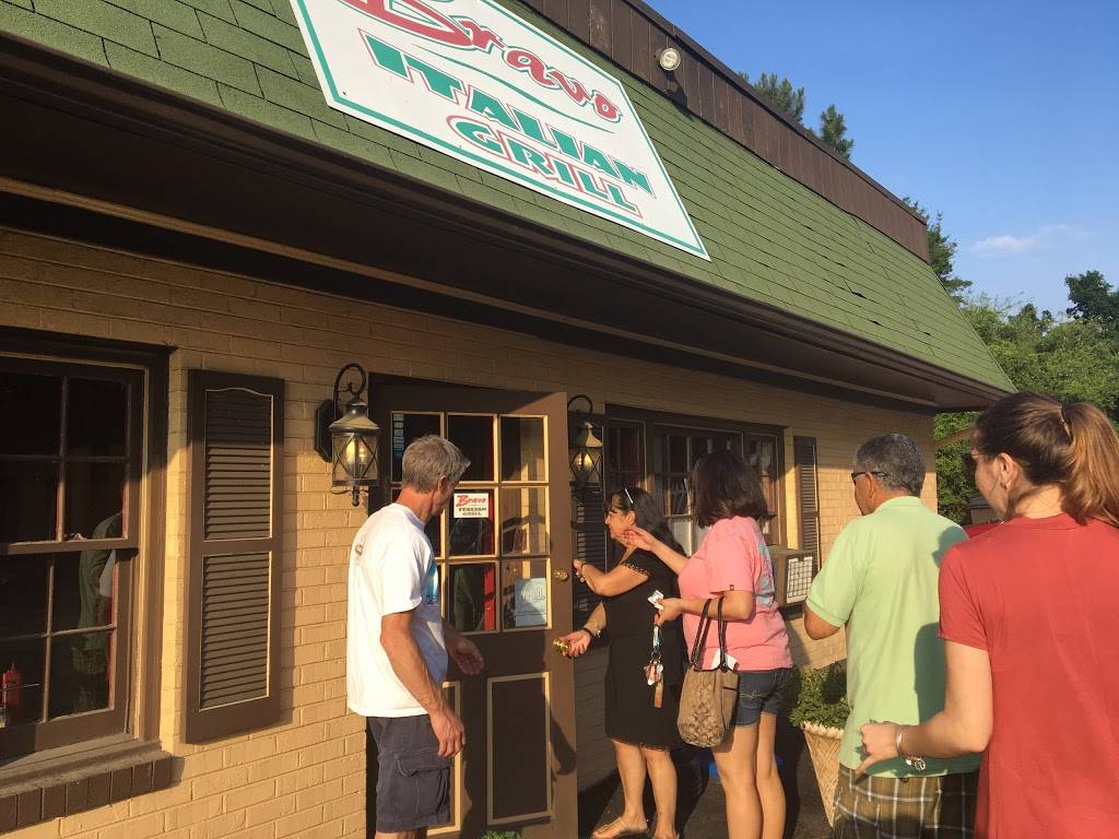 Bravo Italian Grill | restaurant | 1012 W Virginia Ave, Crewe, VA 23930, USA | 4345380008 OR +1 434-538-0008