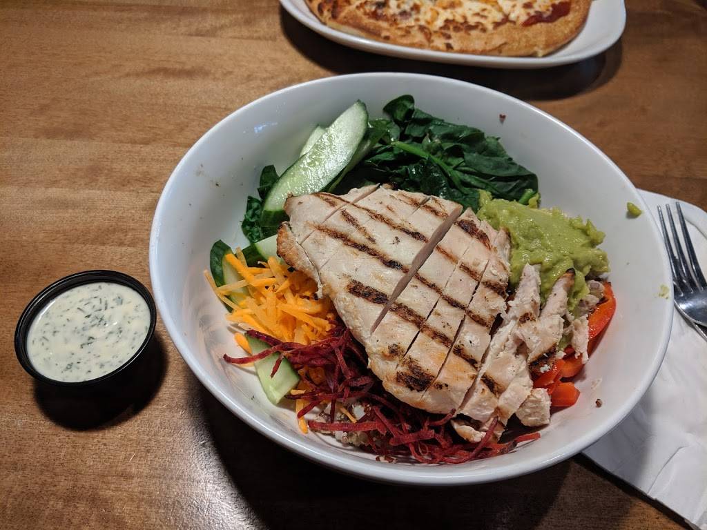 Boston Pizza | restaurant | 2915 Eglinton Ave W, Mississauga, ON L5M 6J3, Canada | 9055690517 OR +1 905-569-0517