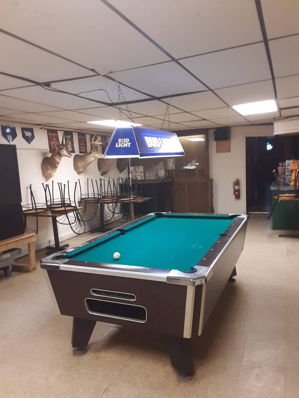 Robert C Lee Spring Grove Hotel | restaurant | 128 S Main St, Spring Grove, PA 17362, USA | 7172251132 OR +1 717-225-1132