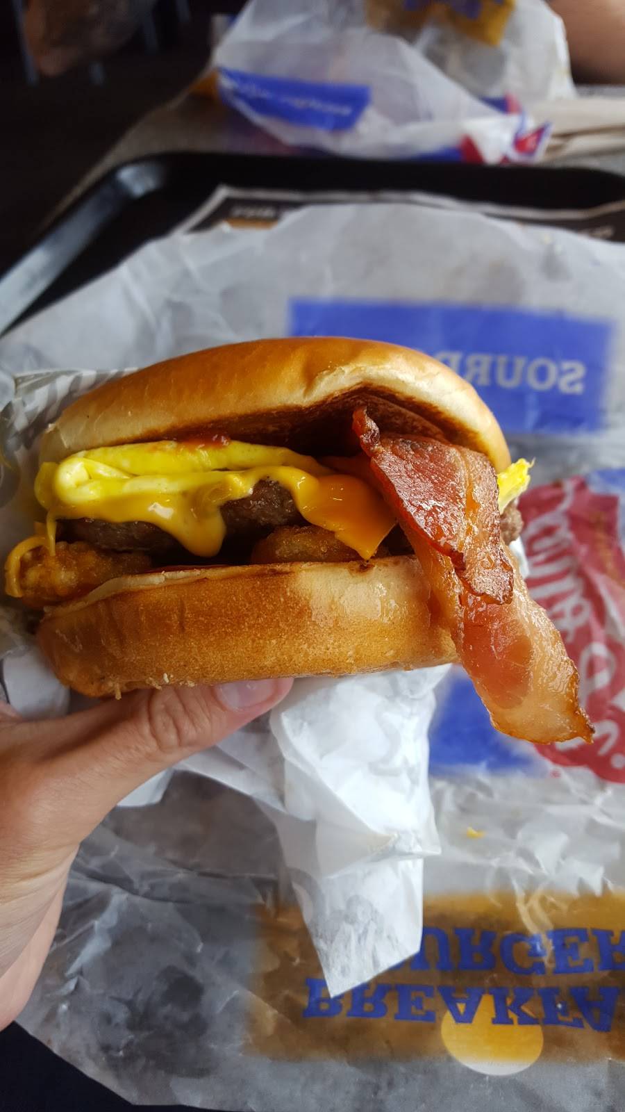 Carls Jr. | restaurant | 1124 W Glenoaks Blvd, Glendale, CA 91202, USA | 8182434084 OR +1 818-243-4084