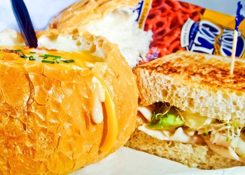 Quintons Bar & Deli | restaurant | 506 E Grand Ave, Des Moines, IA 50309, USA | 5152446624 OR +1 515-244-6624