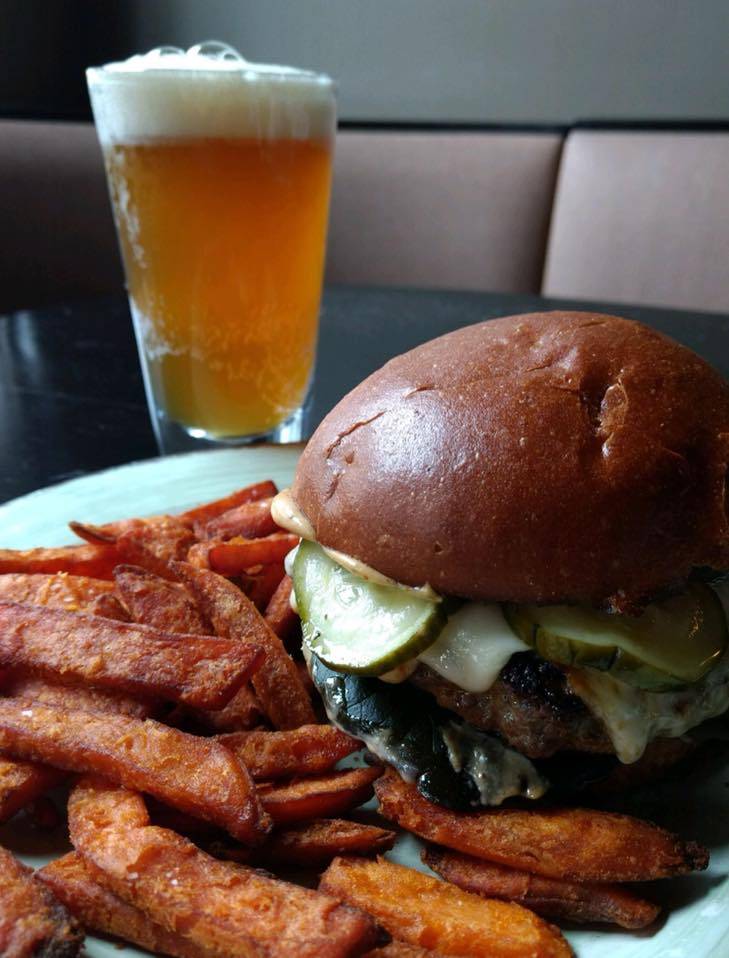 12 West | restaurant | 12 W William St, Delaware, OH 43015, USA | 7404178156 OR +1 740-417-8156