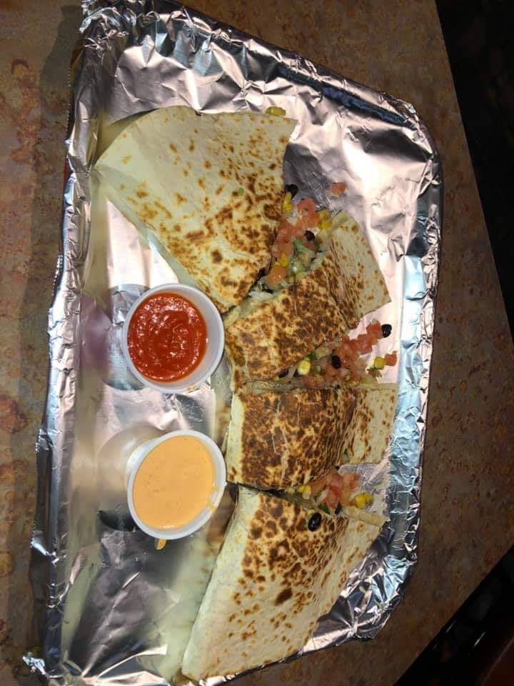 Laredos Burrito and taco shop #2 - Mexican restaurant | restaurant | 202 N Main St, Ashland City, TN 37015, USA | 6152461155 OR +1 615-246-1155
