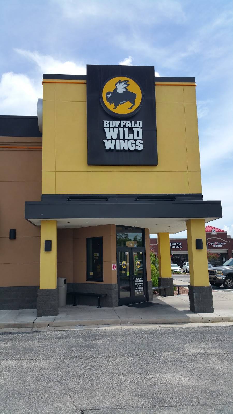 Buffalo Wild Wings | restaurant | 10500 Ulmerton Rd #476, Largo, FL 33771, USA | 7275849453 OR +1 727-584-9453