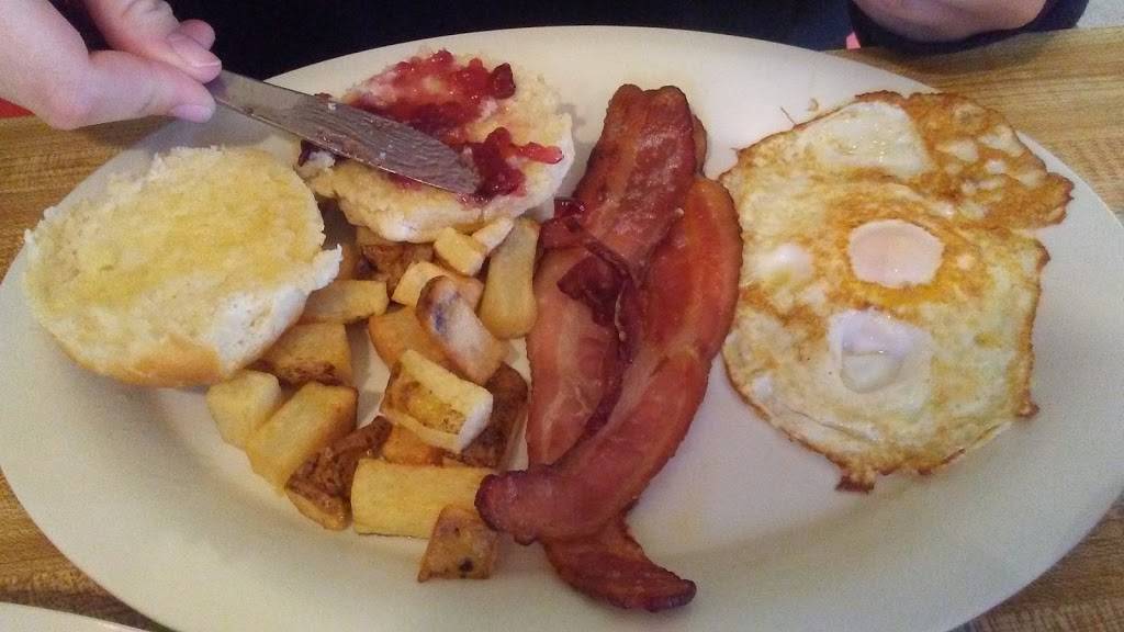 Scrambled Sams | restaurant | 802 W Main St, Lyons, KS 67554, USA | 6206802634 OR +1 620-680-2634