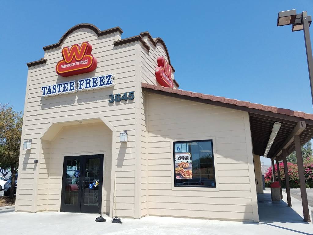 Wienerschnitzel | restaurant | 3645 Hamner Ave, Norco, CA 92860, USA | 9517348558 OR +1 951-734-8558