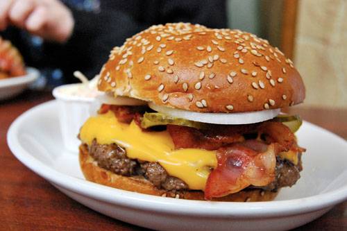 Sea Breeze Restaurant & Lounge | restaurant | 84774 US-101, Seaside, OR 97138, USA | 5037387329 OR +1 503-738-7329