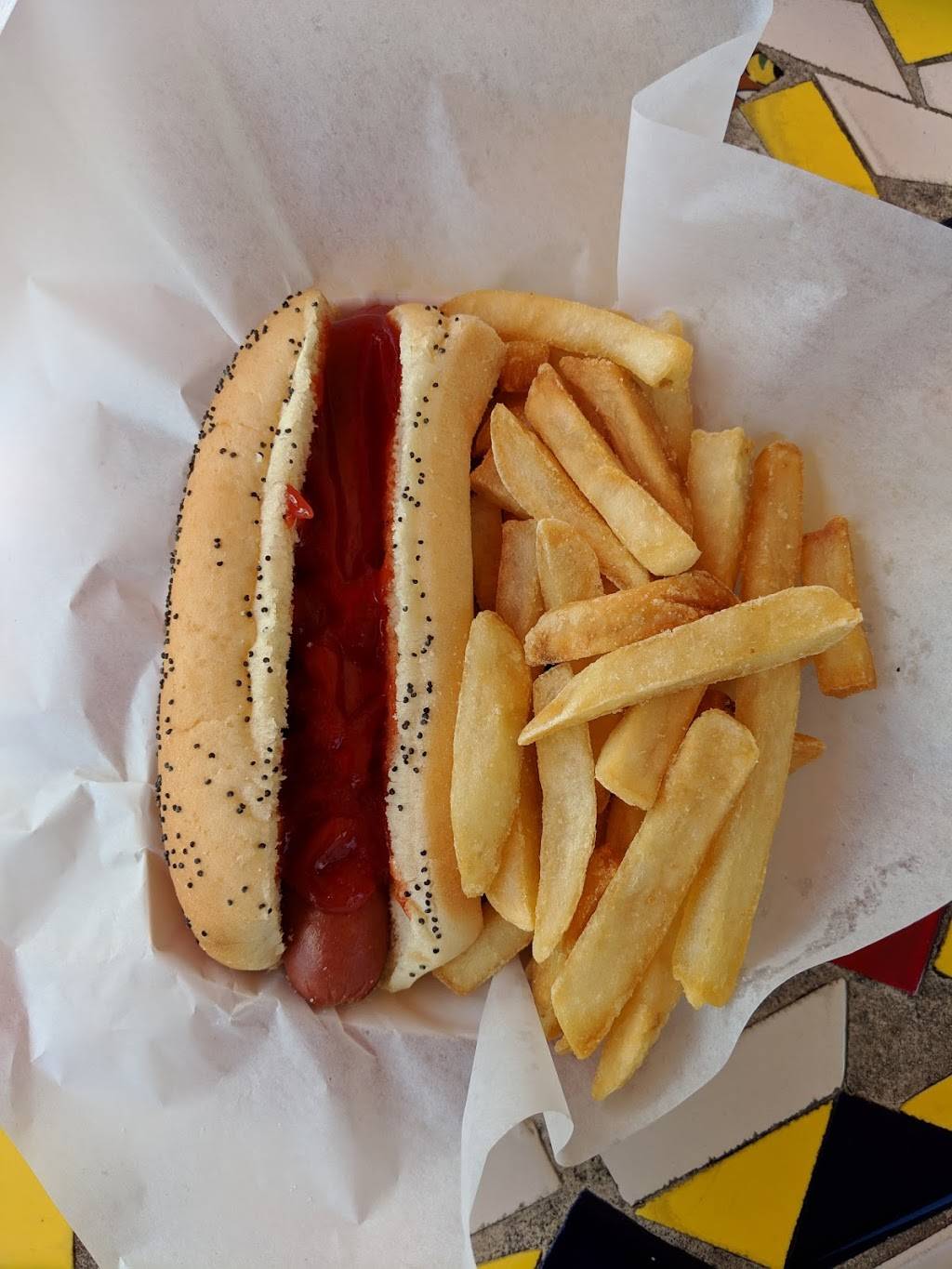 Hot Dog Heaven | restaurant | 101 E Sunrise Blvd, Fort Lauderdale, FL 33304, USA | 9545237100 OR +1 954-523-7100