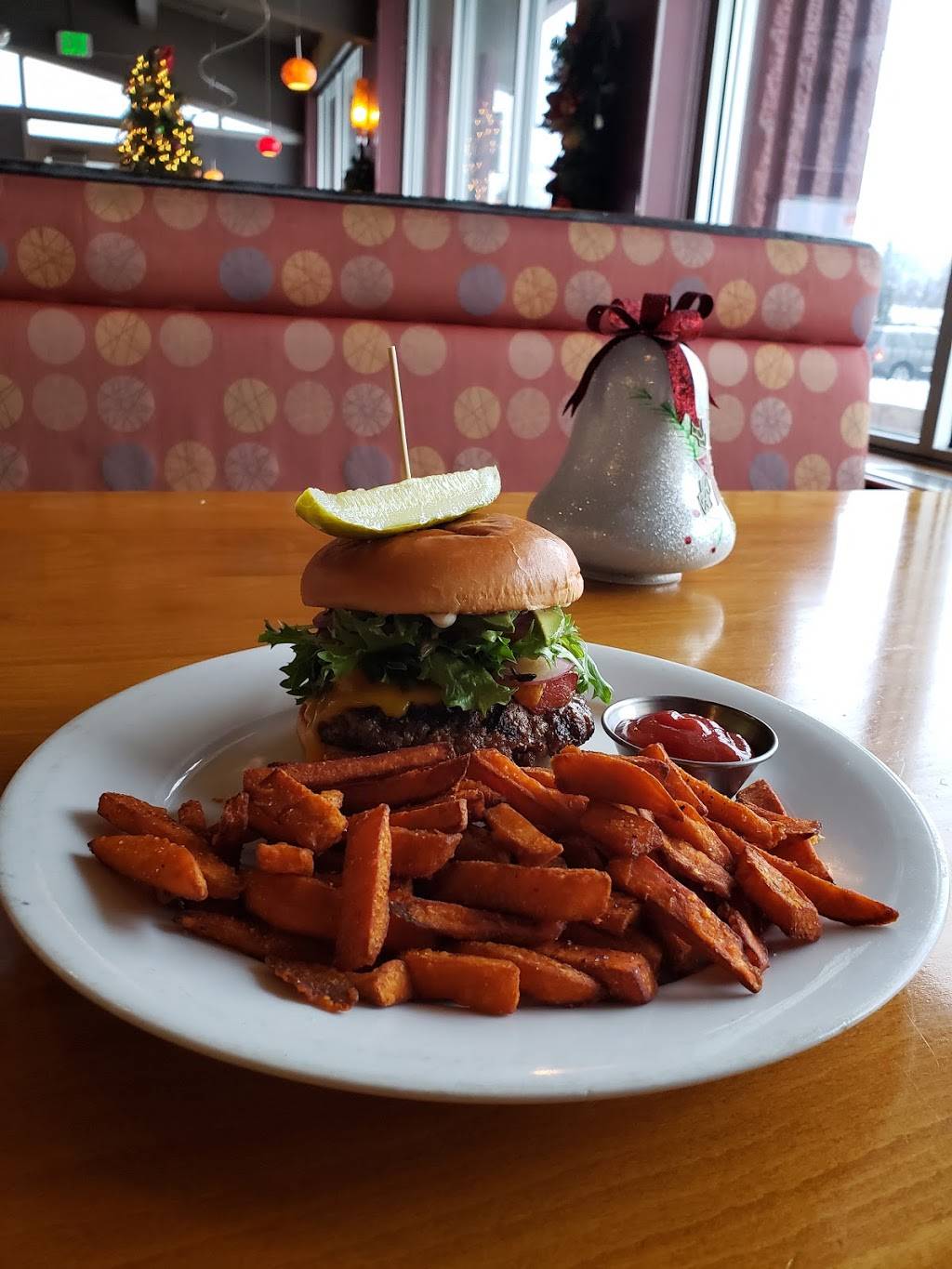 Yes Bistro | restaurant | 3801 Debarr Road, Anchorage, AK 99508, USA | 9072583199 OR +1 907-258-3199